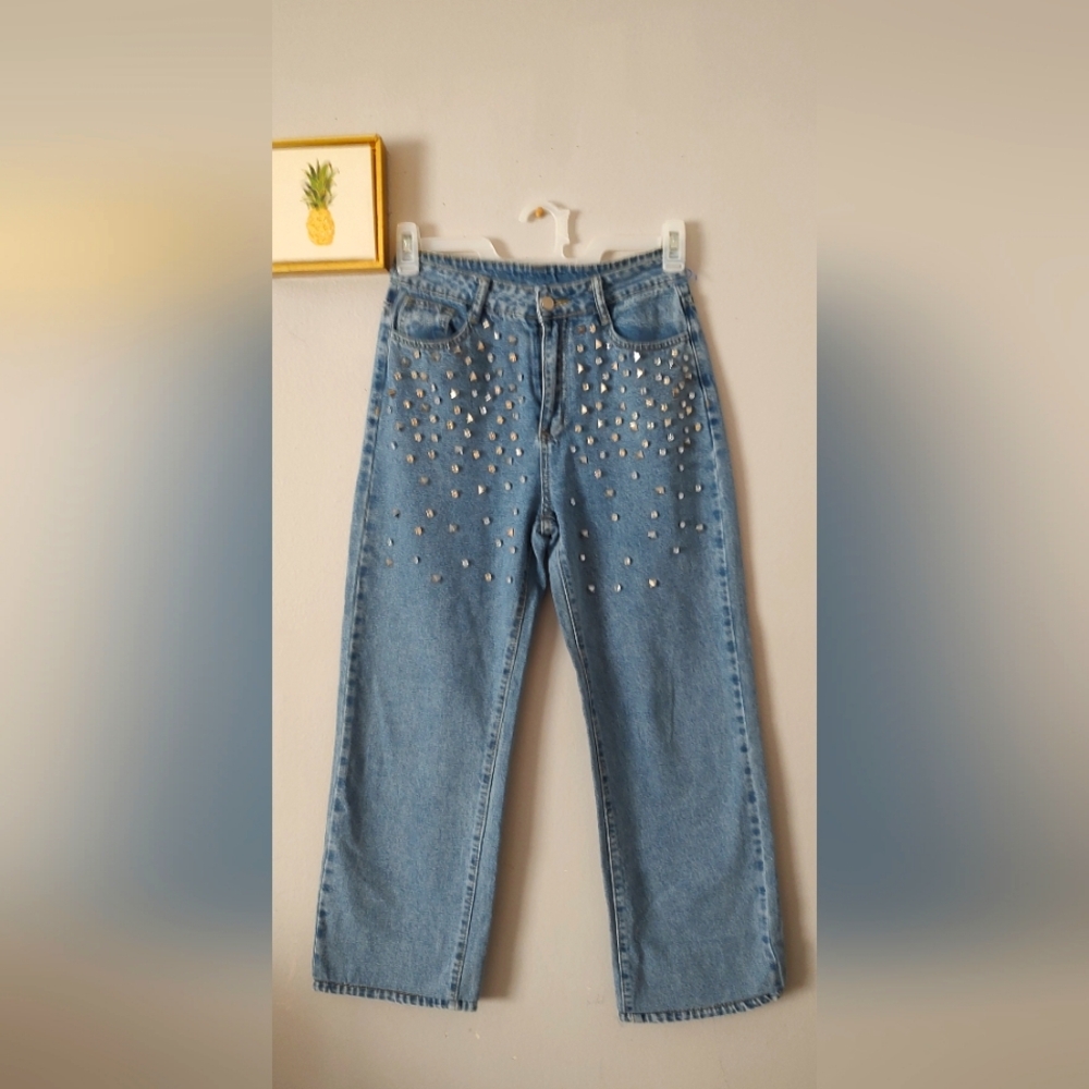 Jeans with rhinestones Unbrande Womens  size Small Good Condition  Blue  Zipper